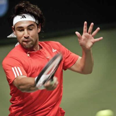 MARCOS BAGHDATIS DE CHIPRE " GANA EN ESTOCOLMO , SUECIA Y ES LA REVELACION DEL TENIS MUNDIAL "