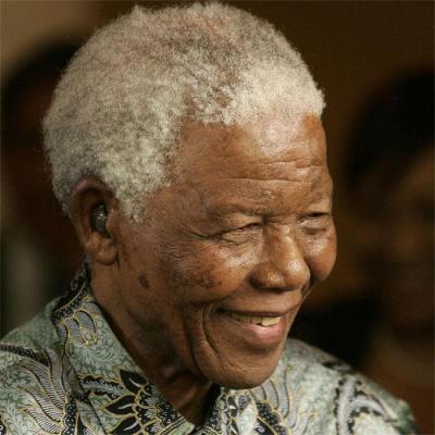 NELSON MANDELA DE SUDAFRICA " EL PREMIO NOVEL DE LA PAZ ESTARA EN EL MUNDIAL DE FUTBOL "